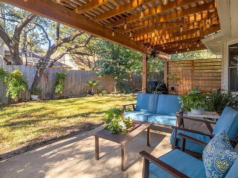 8820 Escabosa Dr — Photo 29