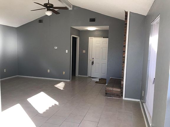 4th image of 420 N Elm St APT A