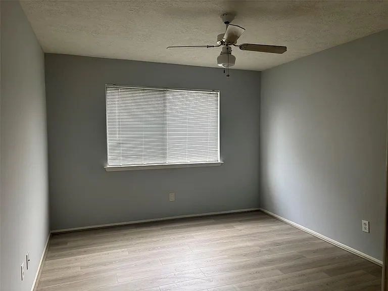 402 Oak Harbor Dr — Photo 5