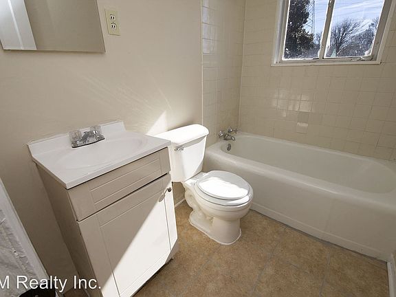 3rd image of 2856 Brewer Ave