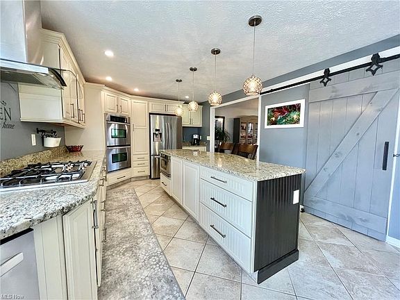4th image of 514 Republic Dr