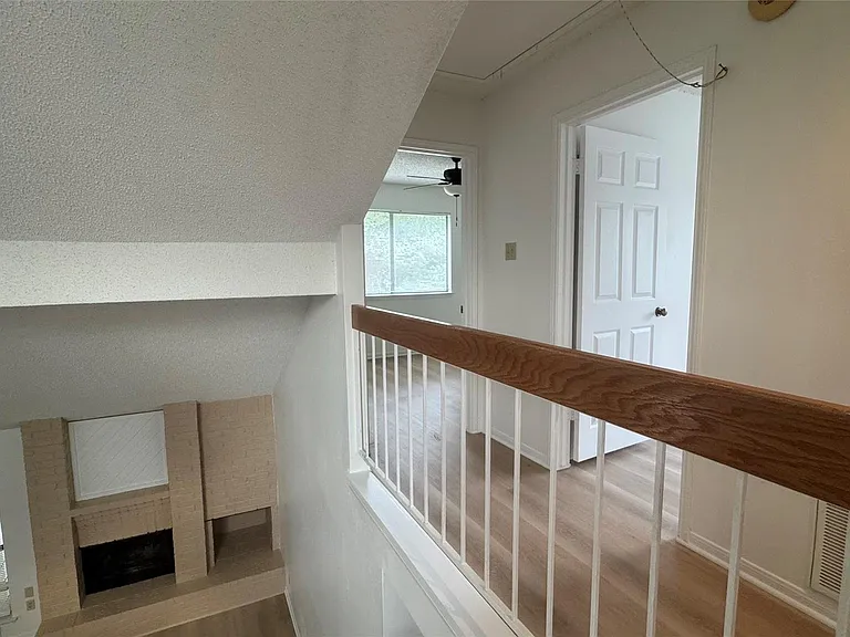 9826 Chiselhurst Dr — Photo 12