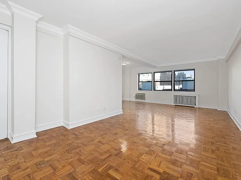 225 E 70th St #4G — Photo 4