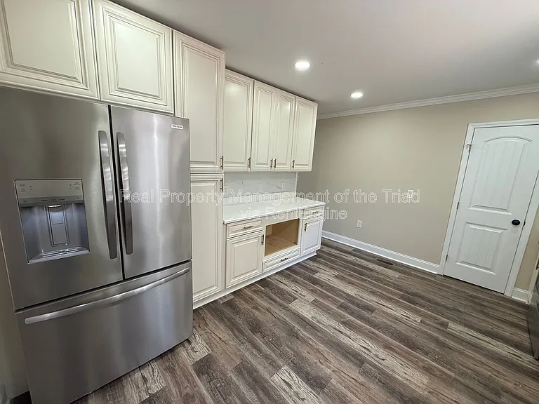 1226 Hoover Ave — Photo 6