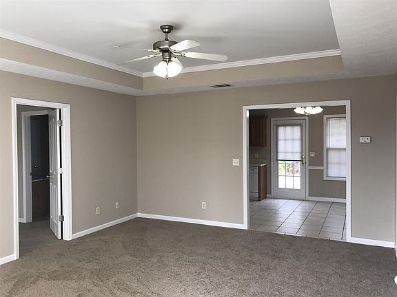 4th image of 10012 Syracuse Dr