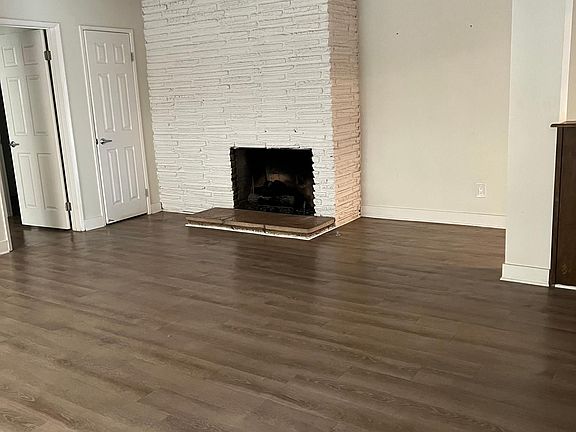 3rd image of 4949 Tyrone Ave APT 7A