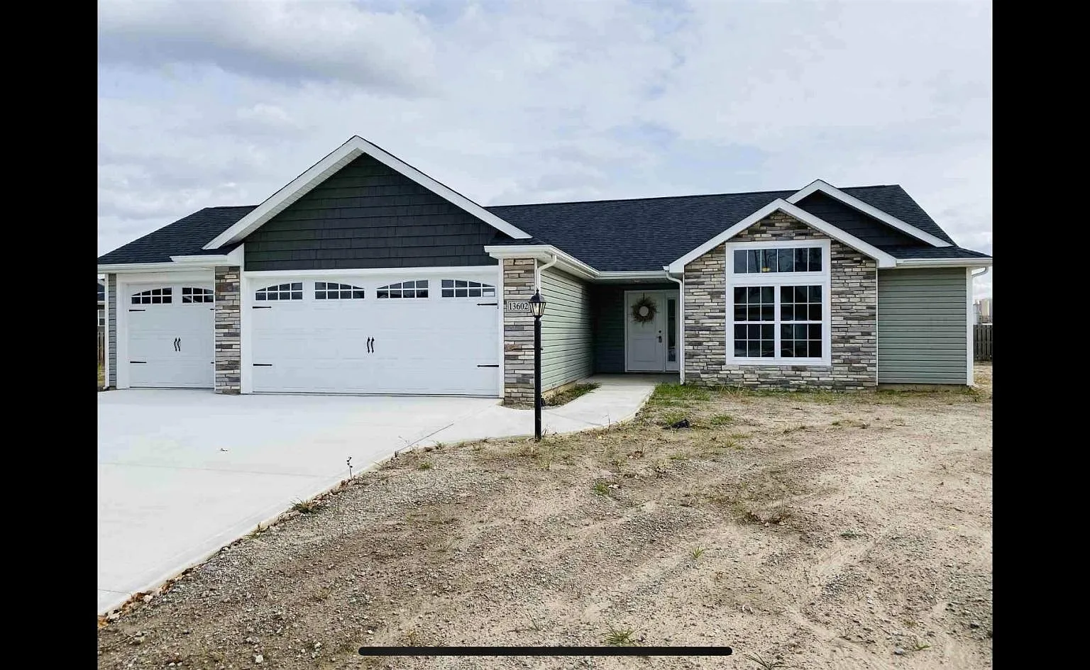 3 bed, 1431 sqft, $2,100 — Photo 1