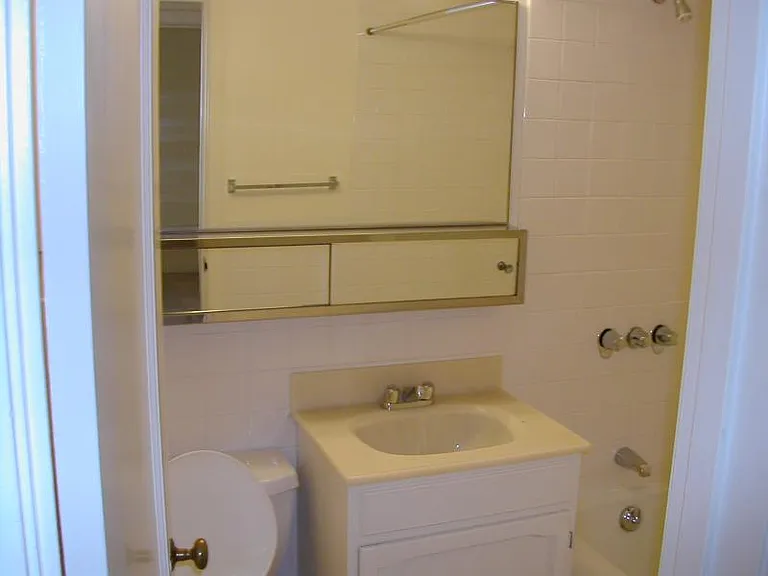 515 4th Ave W #204 — Photo 8