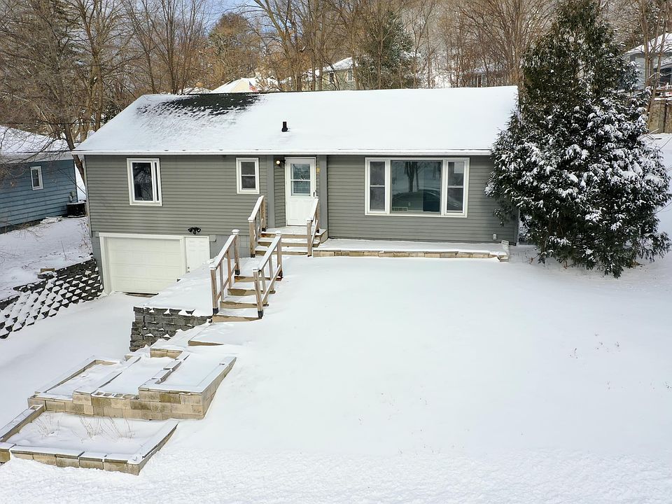 1st image of 1501 10th St NE