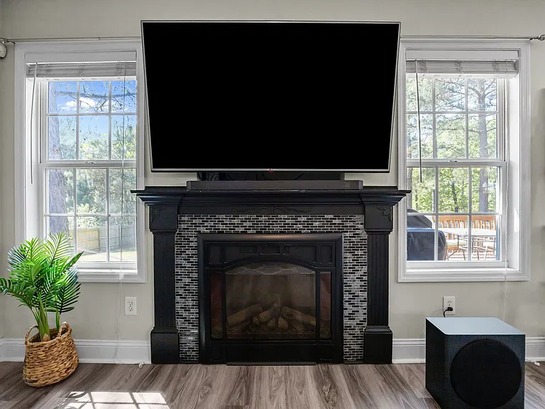 686 Colonial Hills Dr — Photo 20