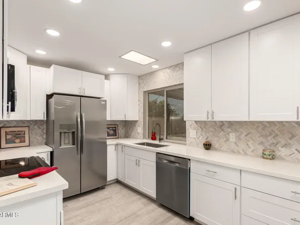 9713 W RAINTREE Drive, Sun City, AZ 85351