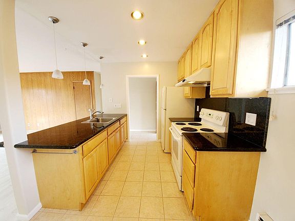 4th image of 239 Villa Ter APT 5