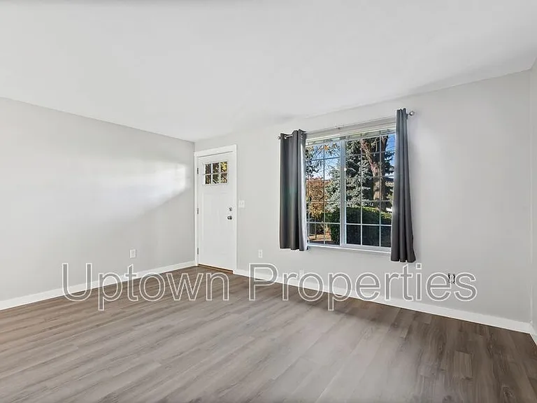 6822 N Richmond Ave — Photo 5