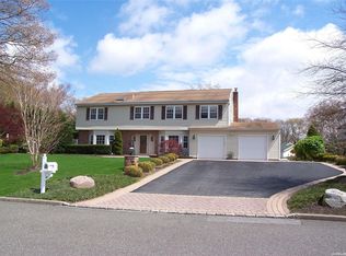 65 N Morris Ave, Farmingville, NY 11738
