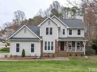601 Kingswood Dr, Cary, NC 27513