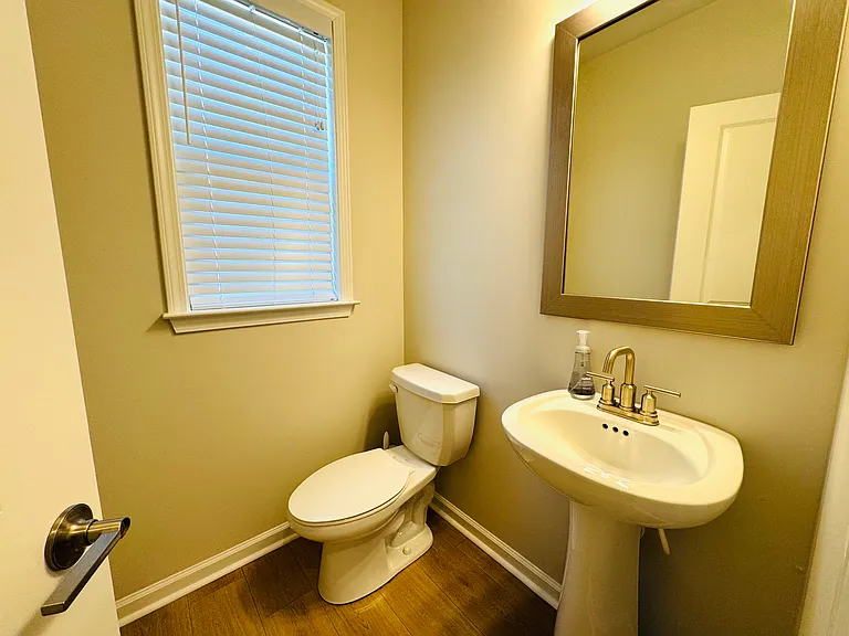 3716 Davis Cir — Photo 8