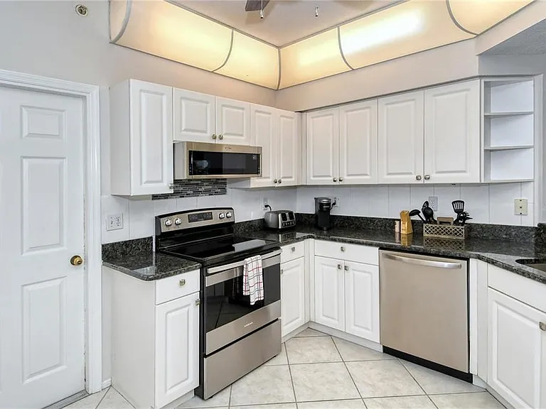 5414 Fair Oaks St #10-D — Photo 6