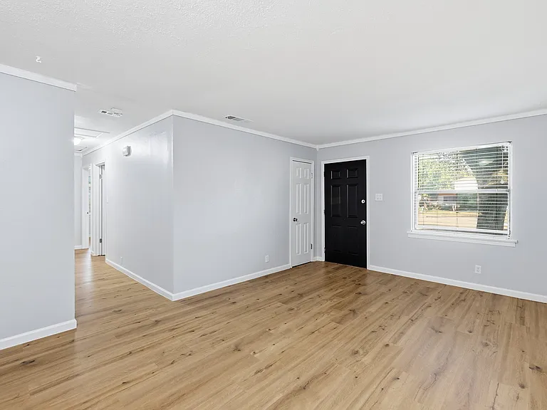 5345 Hensley Dr — Photo 11