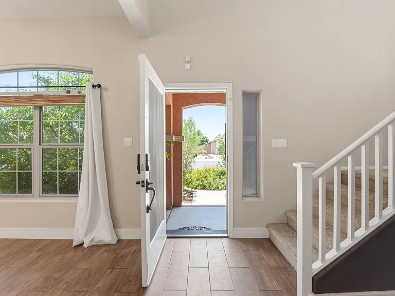 3446 E Fairview St — Photo 3