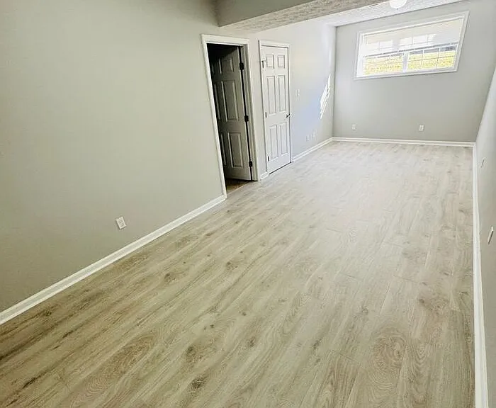 1221 Overton Ln — Photo 6