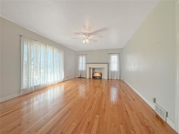 5th image of 2101 E Washington Rd
