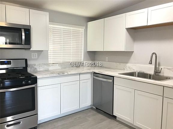 4th image of 1595 Coronado Ave