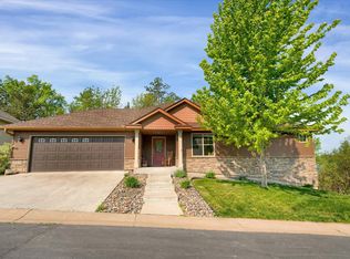 31120 Magnolia Ln, Lindstrom, MN 55045