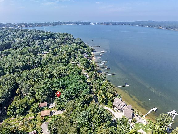 3rd image of 6101 S Shore Dr