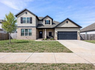 113 Dobson St, Pea Ridge, AR 72751