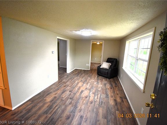 2nd image of 117 W Choctaw Ave