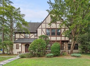 238 Elmwynd Dr, Orange, NJ