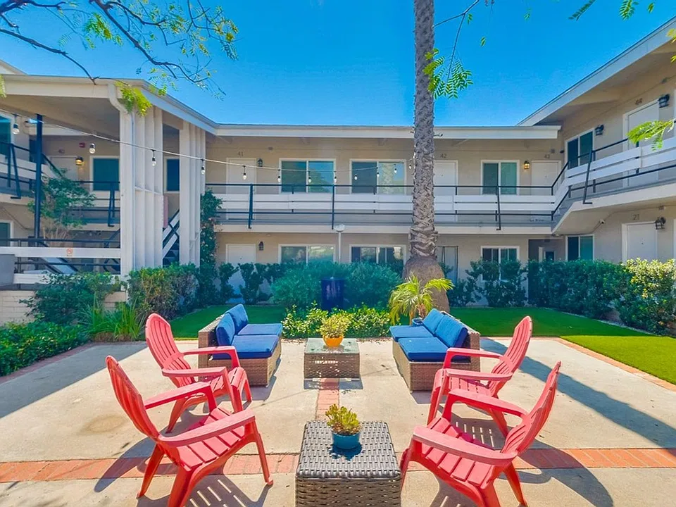 West Adams Apartments on Arlington Ave