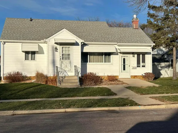 123 6th Ave SE, Waseca, MN 56093