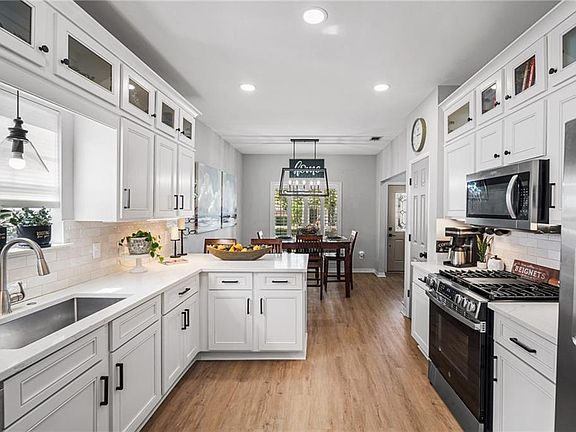 4th image of 29936 Saint Helen St