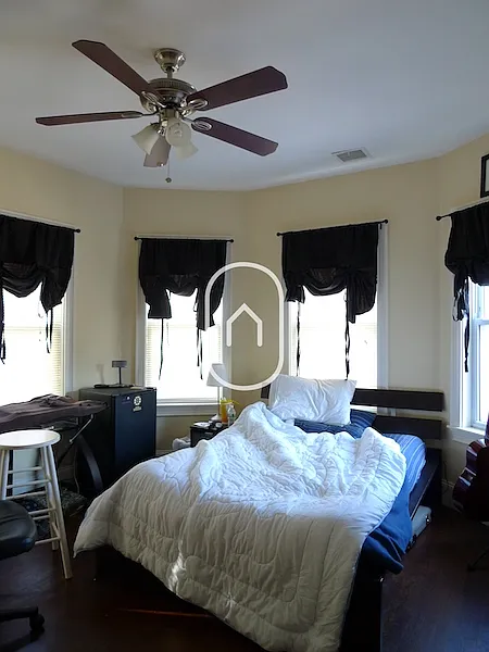 4 bed, 1499 sqft, $7,495 — Photo 2