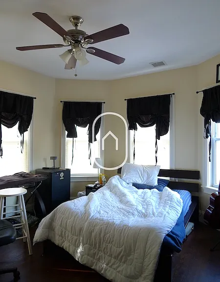 100 Hillside St #3 — Photo 2