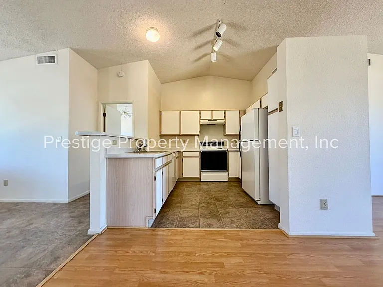 9660 E Azuma Way — Photo 10