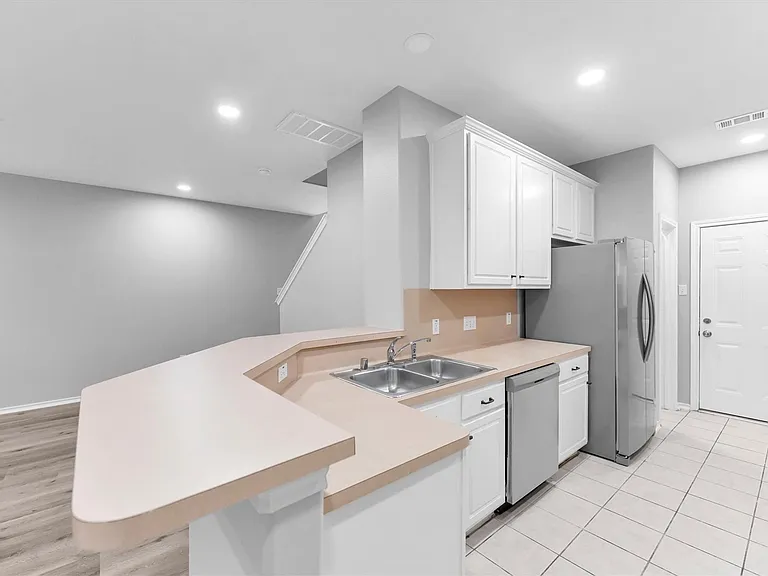 16007 Sandy Path Ln — Photo 12