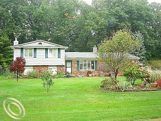 8807 N Christine Dr photo 1
