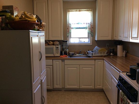 3rd image of 4 Jefferson St