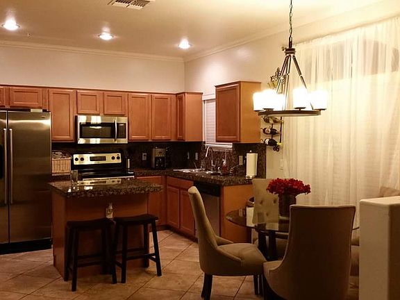 3rd image of 18250 N 32nd St Unit 1032