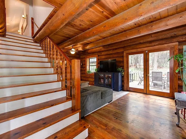 4589 Jenkinson Cir — Photo 2