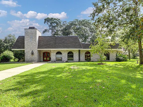2nd image of 301 Hollingsworth Dr