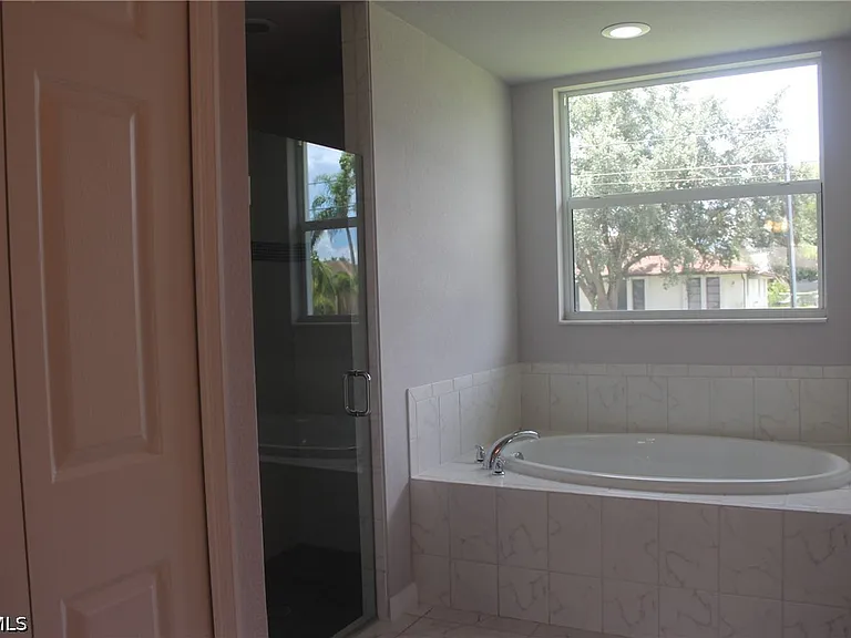 1327 SW 3rd Ave — Photo 14