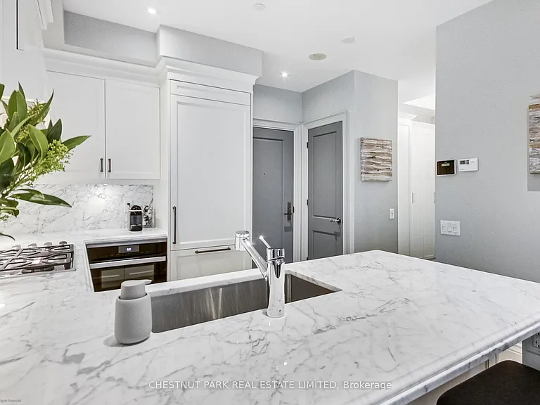 181 Davenport Rd #205 — Photo 14