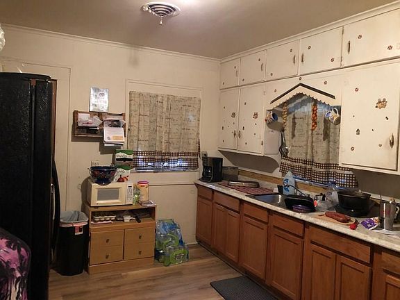 3rd image of 319 N Crocker St