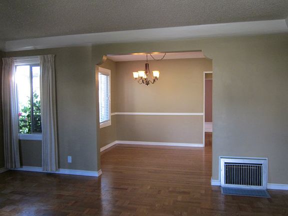 4th image of 803 Commercial Ave