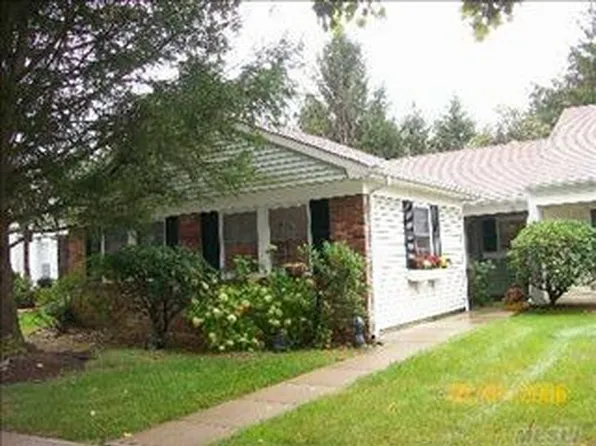 56 Hearthside Dr, Mount Sinai, NY 11766