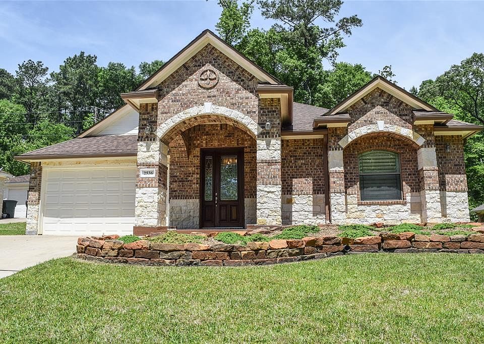 1st image of 2536 W Green Briar Dr