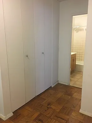 Rented by Rhona Realty | media 16